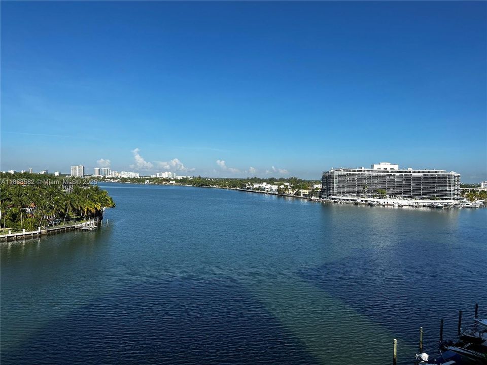 合同活跃: $6,500 (3 贝兹, 2 浴室, 1304 平方英尺)