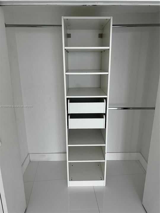 合同活跃: $6,500 (3 贝兹, 2 浴室, 1304 平方英尺)