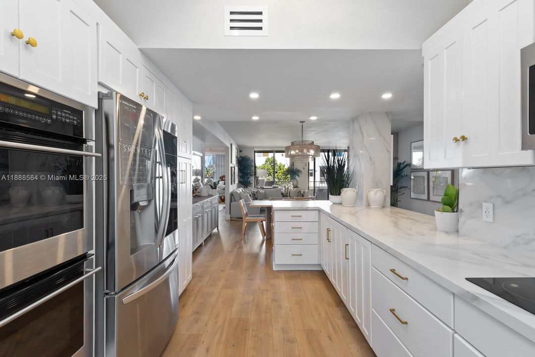 For Sale: $1,599,999 (4 beds, 2 baths, 1715 Square Feet)