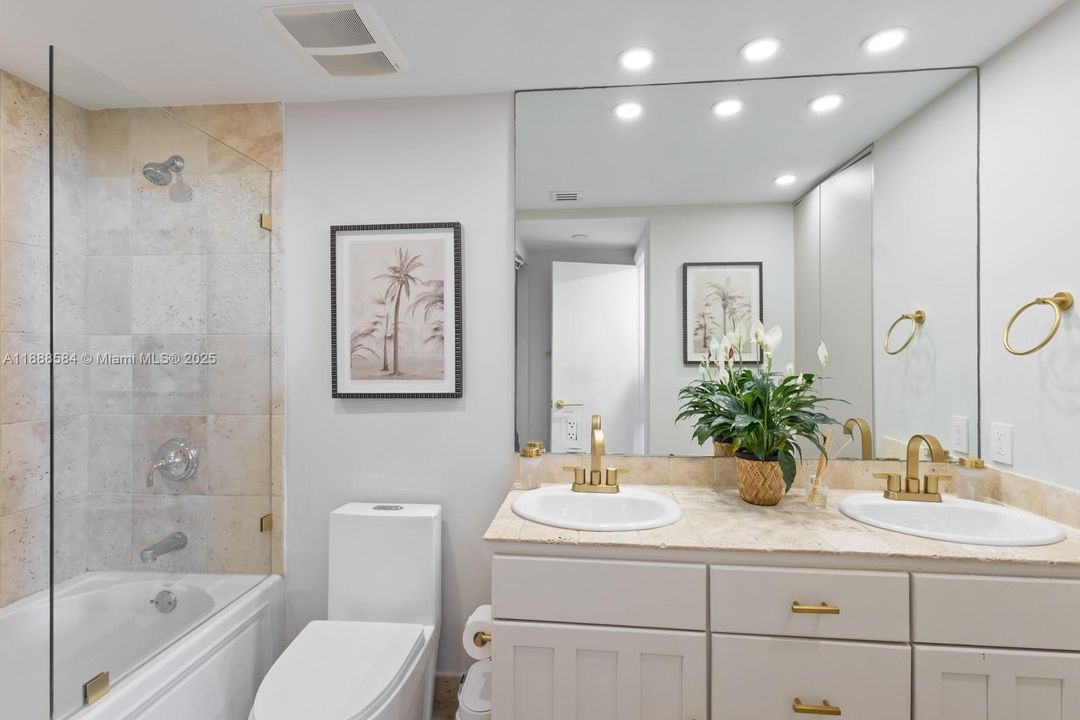 For Sale: $1,599,999 (4 beds, 2 baths, 1715 Square Feet)