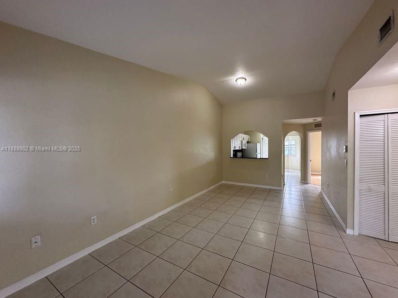 For Sale: $200,000 (2 beds, 2 baths, 815 Square Feet)