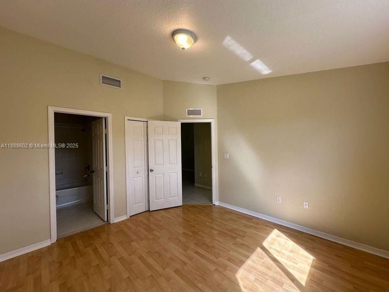 For Sale: $200,000 (2 beds, 2 baths, 815 Square Feet)