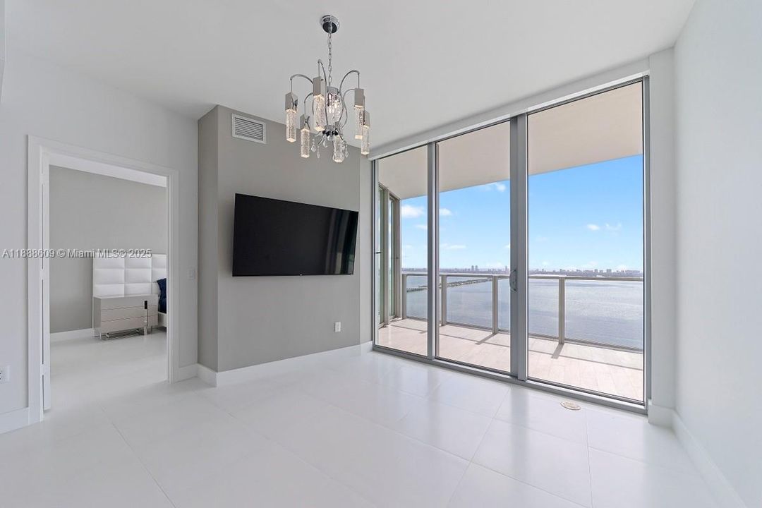 最近租的: $5,500 (2 贝兹, 3 浴室, 1223 平方英尺)