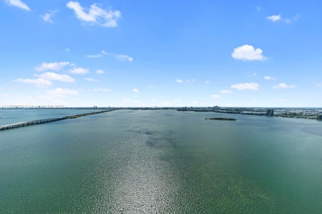 最近租的: $5,500 (2 贝兹, 3 浴室, 1223 平方英尺)