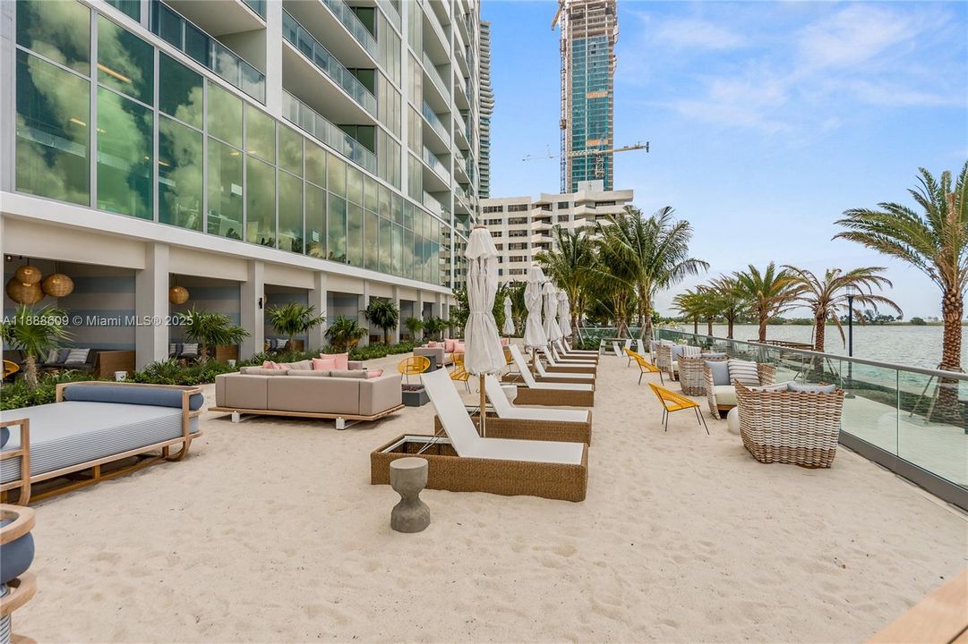 最近租的: $5,500 (2 贝兹, 3 浴室, 1223 平方英尺)