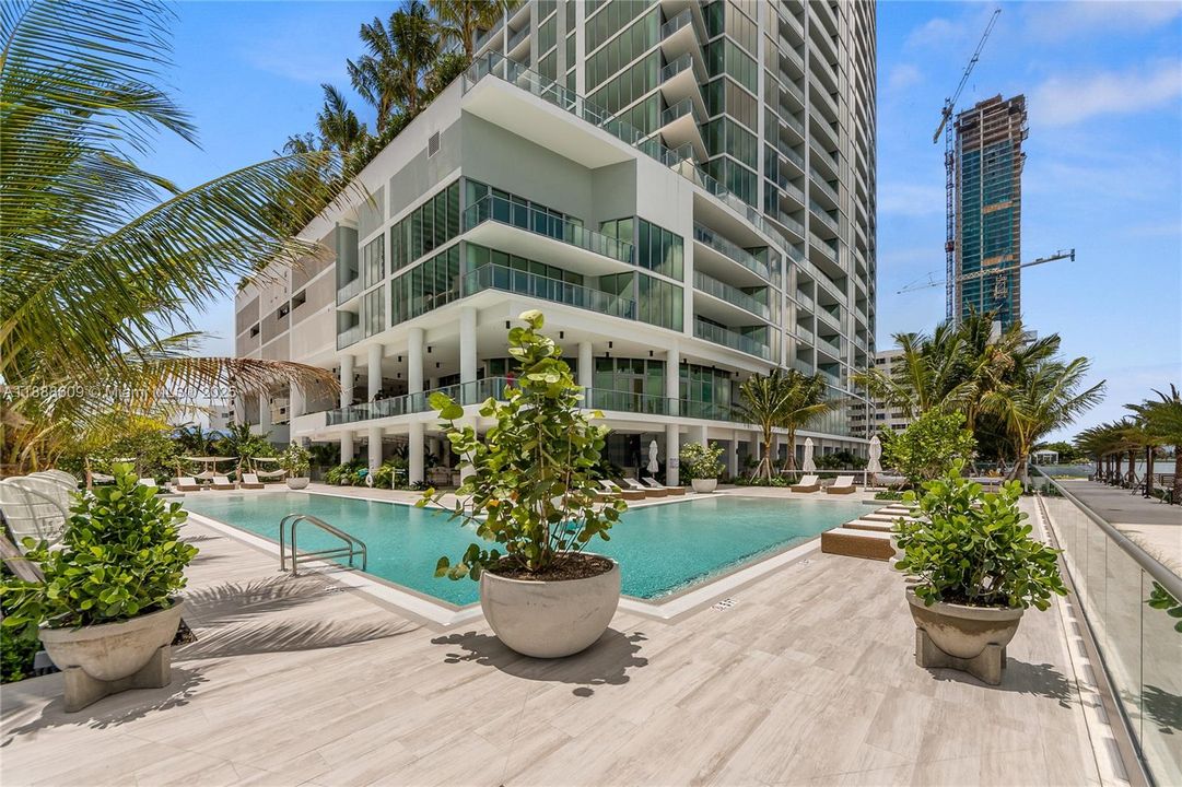 最近租的: $5,500 (2 贝兹, 3 浴室, 1223 平方英尺)