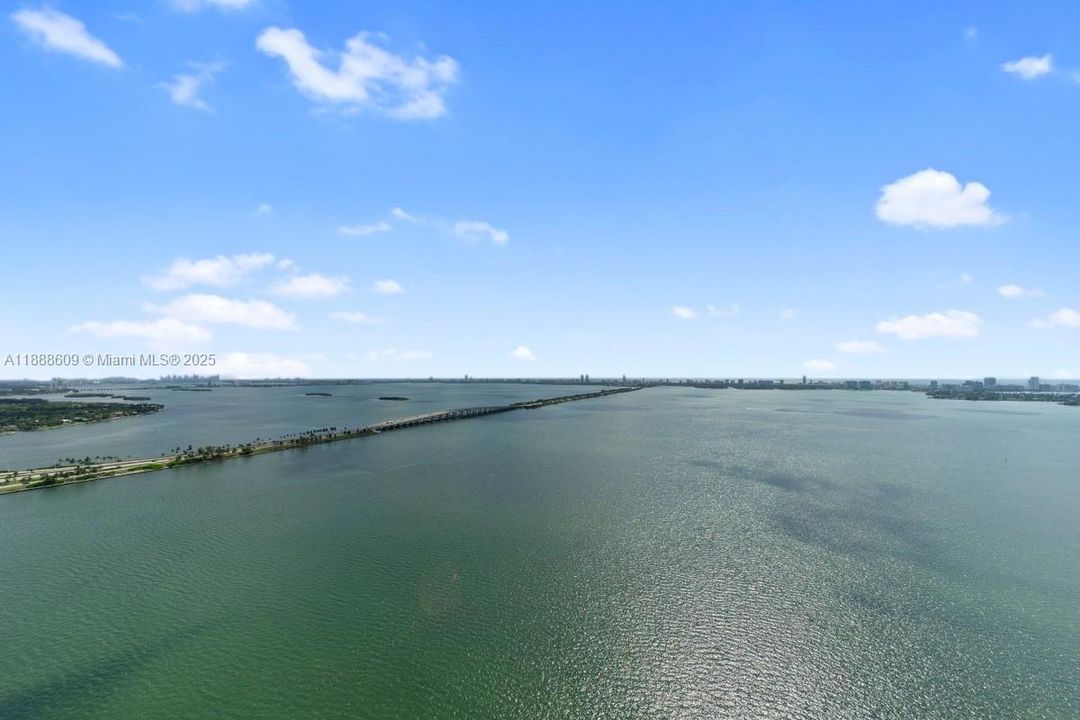 最近租的: $5,500 (2 贝兹, 3 浴室, 1223 平方英尺)