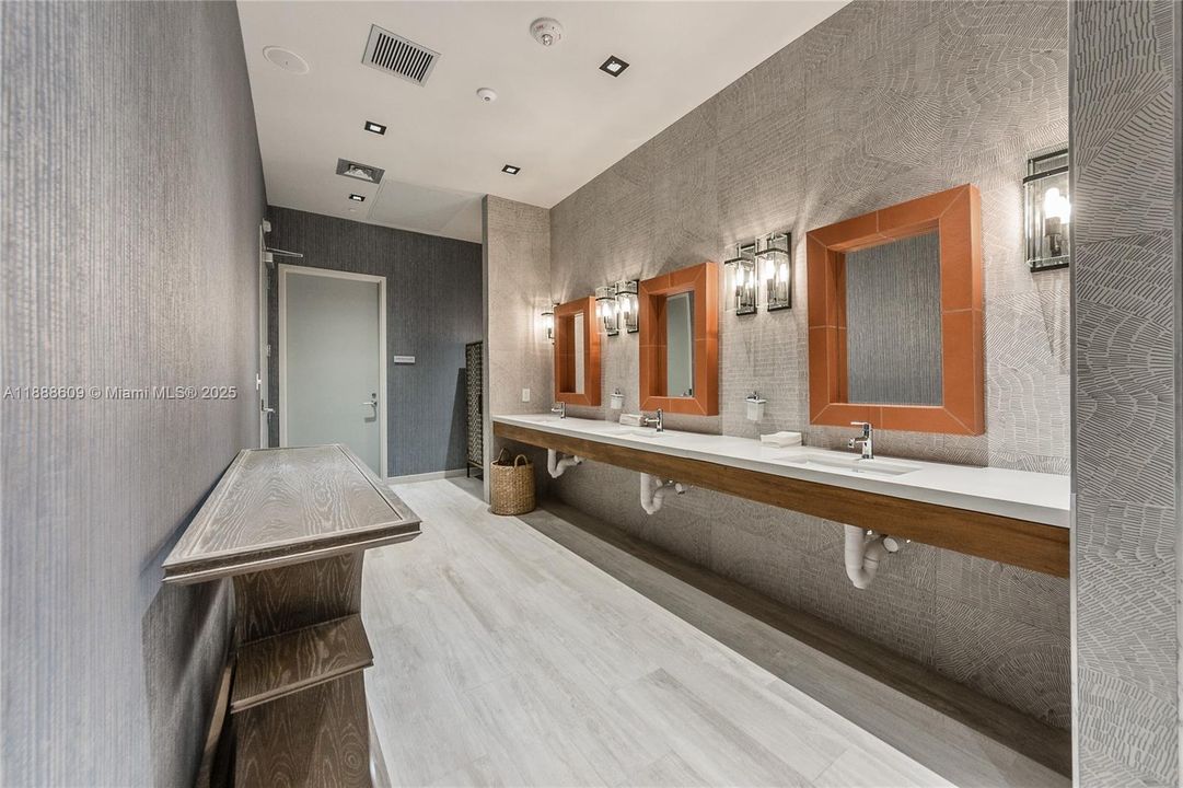 最近租的: $5,500 (2 贝兹, 3 浴室, 1223 平方英尺)