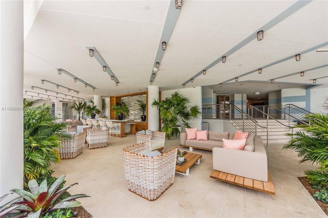 最近租的: $5,500 (2 贝兹, 3 浴室, 1223 平方英尺)