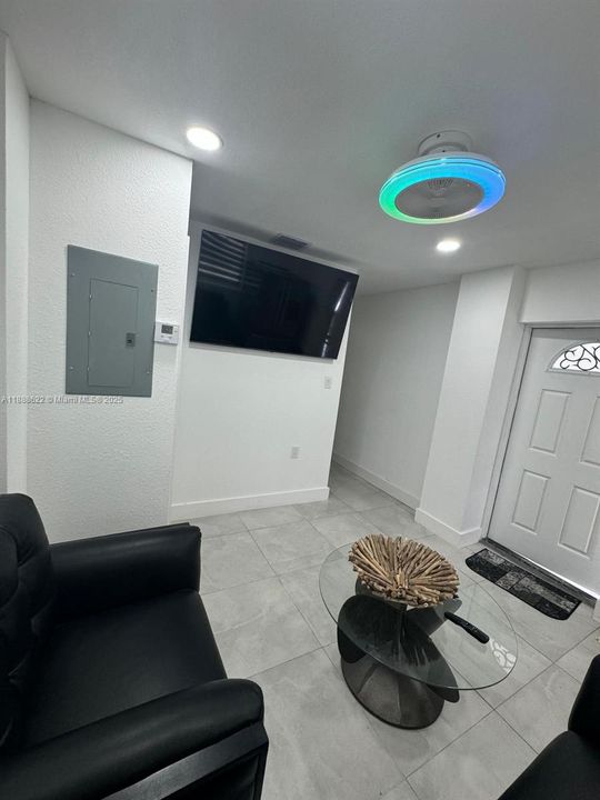 For Sale: $1,600,000 (4 beds, 4 baths, 1350 Square Feet)