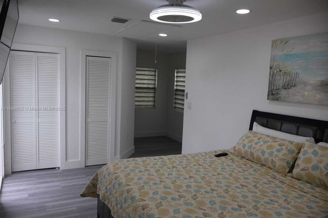 For Sale: $1,600,000 (4 beds, 4 baths, 1350 Square Feet)