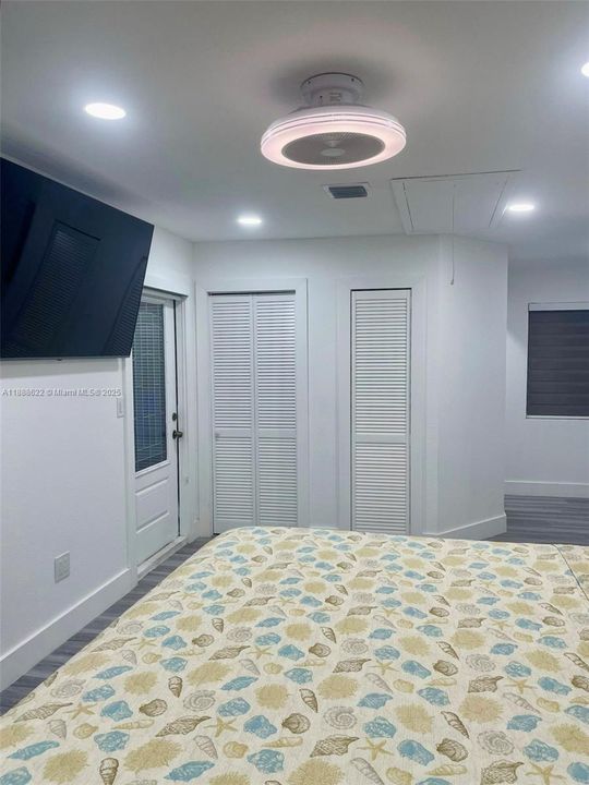 For Sale: $1,600,000 (4 beds, 4 baths, 1350 Square Feet)