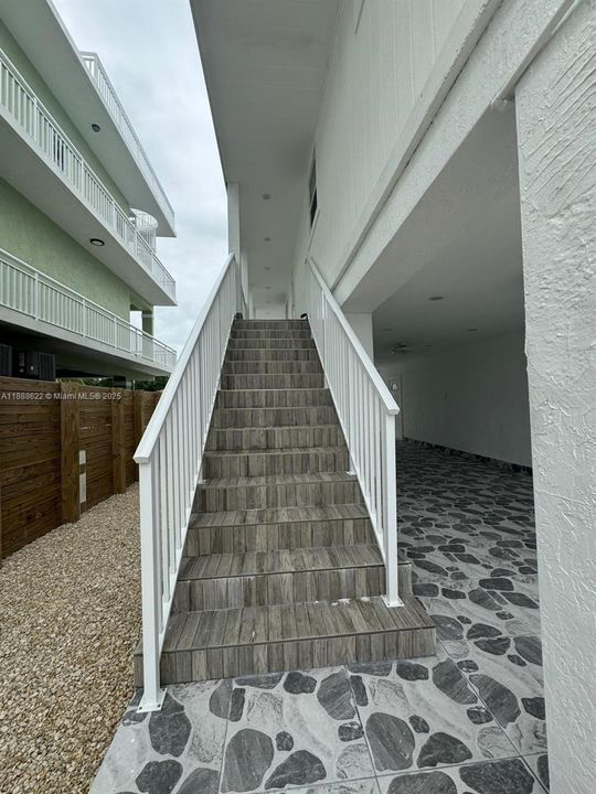 For Sale: $1,600,000 (4 beds, 4 baths, 1350 Square Feet)