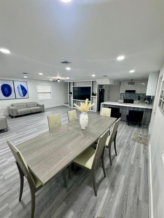 For Sale: $1,600,000 (4 beds, 4 baths, 1350 Square Feet)