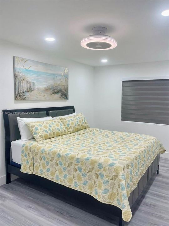 For Sale: $1,600,000 (4 beds, 4 baths, 1350 Square Feet)