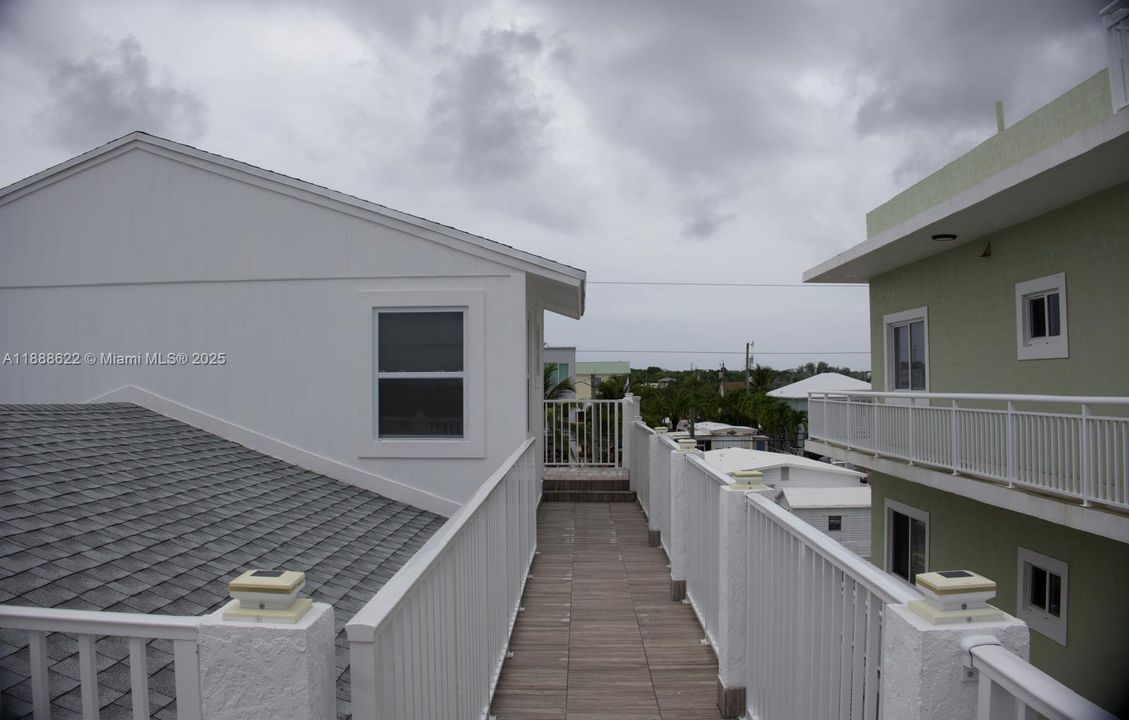 For Sale: $1,600,000 (4 beds, 4 baths, 1350 Square Feet)