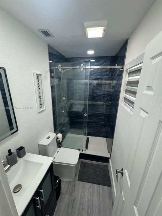 For Sale: $1,600,000 (4 beds, 4 baths, 1350 Square Feet)