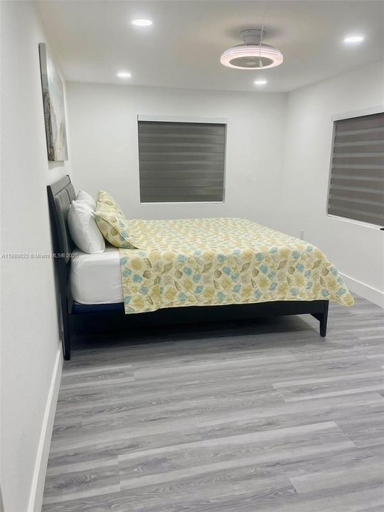 For Sale: $1,600,000 (4 beds, 4 baths, 1350 Square Feet)