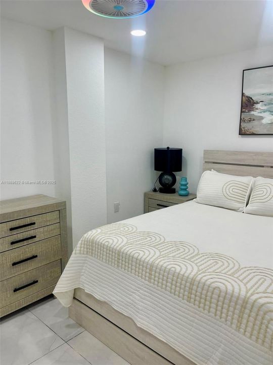 For Sale: $1,600,000 (4 beds, 4 baths, 1350 Square Feet)