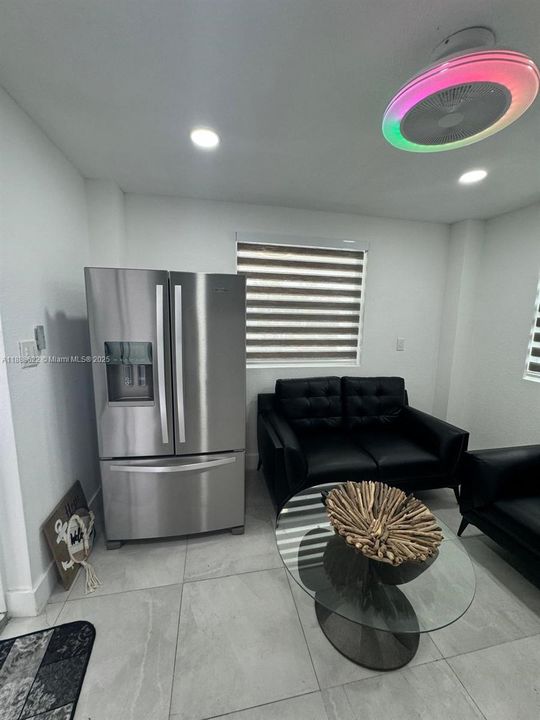 For Sale: $1,600,000 (4 beds, 4 baths, 1350 Square Feet)