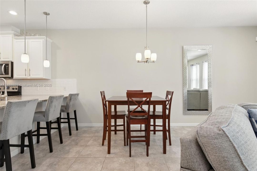 На продажу: $359,900 (3 спален, 2 ванн, 1600 Квадратных фут)