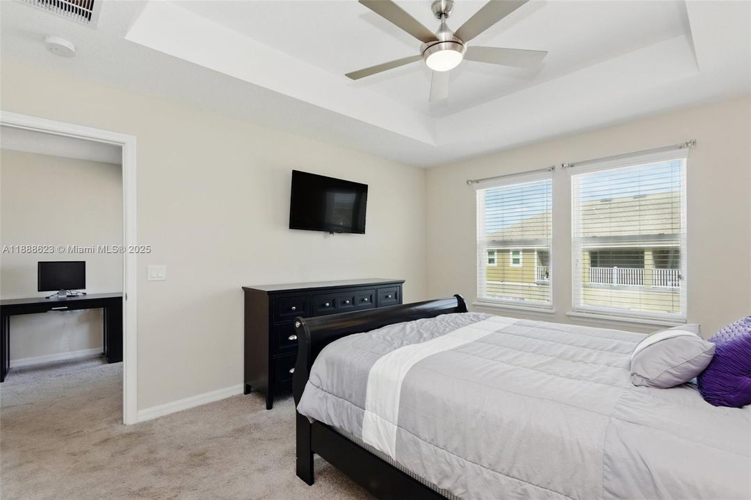 На продажу: $359,900 (3 спален, 2 ванн, 1600 Квадратных фут)