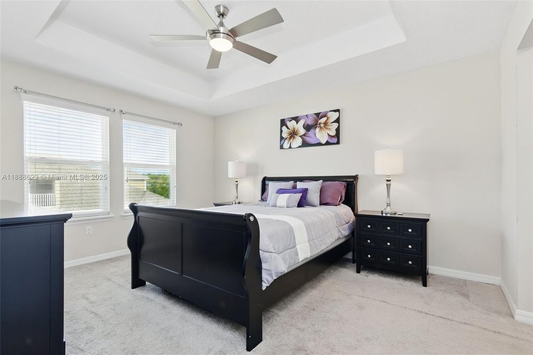 На продажу: $359,900 (3 спален, 2 ванн, 1600 Квадратных фут)