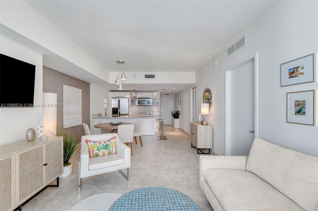 For Sale: $499,580 (1 beds, 1 baths, 825 Square Feet)