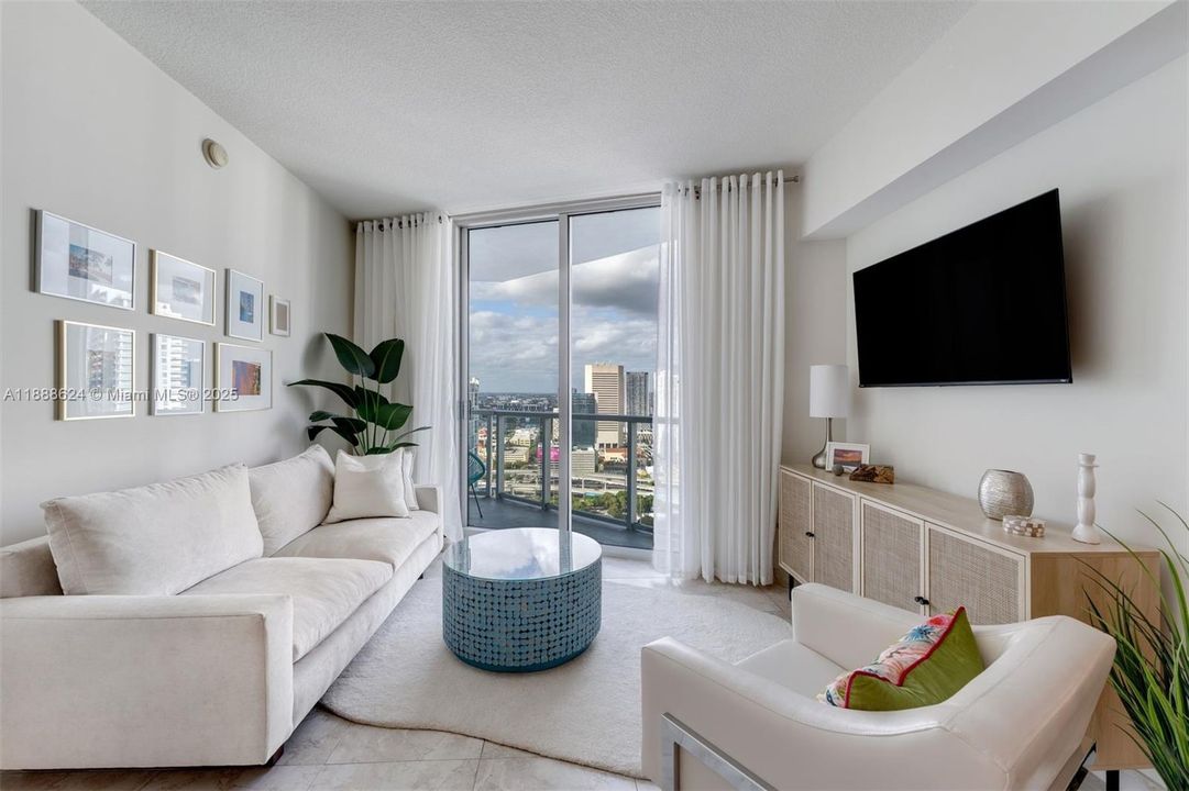 For Sale: $499,580 (1 beds, 1 baths, 825 Square Feet)