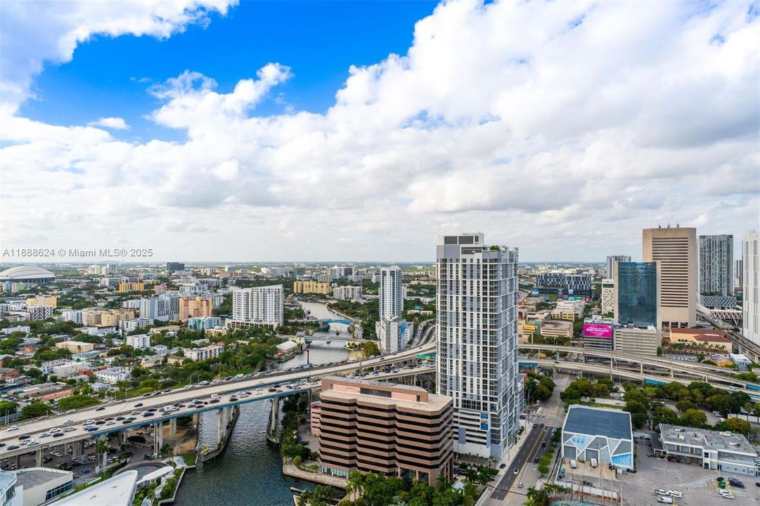 For Sale: $499,580 (1 beds, 1 baths, 825 Square Feet)