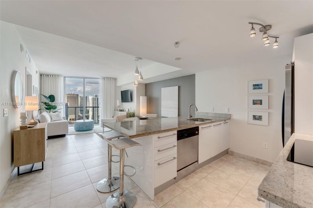 For Sale: $499,580 (1 beds, 1 baths, 825 Square Feet)