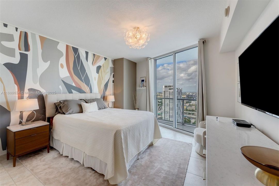 For Sale: $499,580 (1 beds, 1 baths, 825 Square Feet)