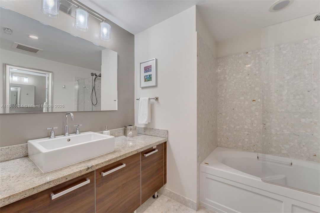 For Sale: $499,580 (1 beds, 1 baths, 825 Square Feet)