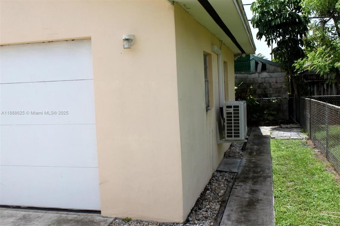 Recientemente alquilado: $1,575 (1 camas, 1 baños, 1488 Pies cuadrados)