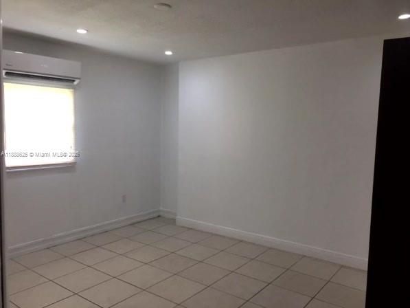 Recientemente alquilado: $1,575 (1 camas, 1 baños, 1488 Pies cuadrados)