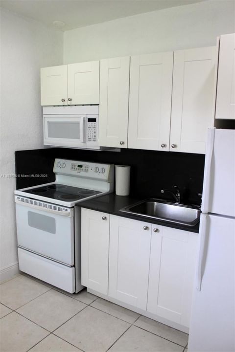 Recientemente alquilado: $1,575 (1 camas, 1 baños, 1488 Pies cuadrados)