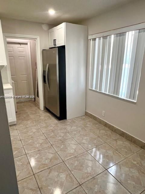 合同活跃: $1,900 (2 贝兹, 2 浴室, 2409 平方英尺)