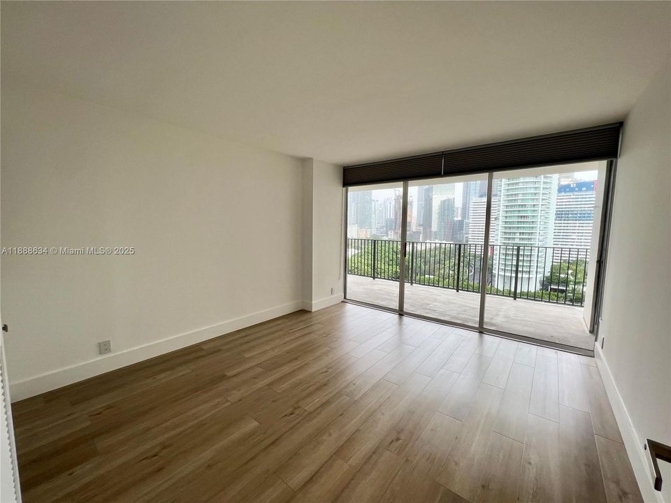 Под контрактом: $4,380 (2 спален, 2 ванн, 1467 Квадратных фут)