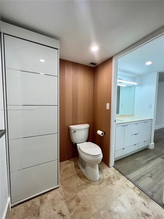 Под контрактом: $4,380 (2 спален, 2 ванн, 1467 Квадратных фут)