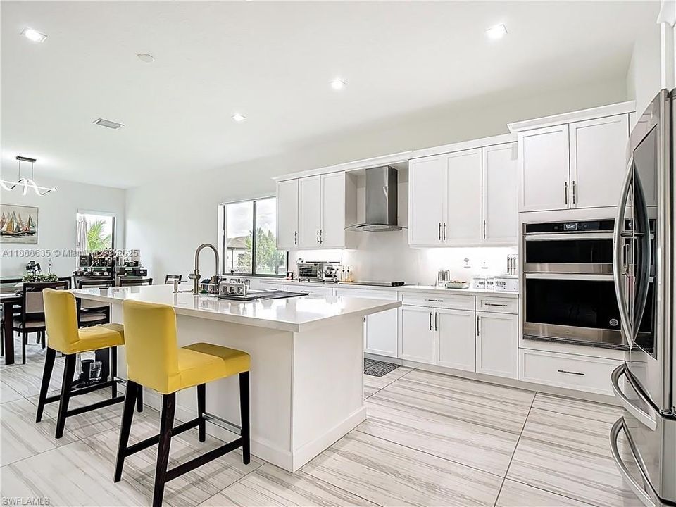 For Sale: $689,000 (4 beds, 4 baths, 3522 Square Feet)