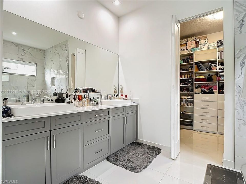 For Sale: $689,000 (4 beds, 4 baths, 3522 Square Feet)