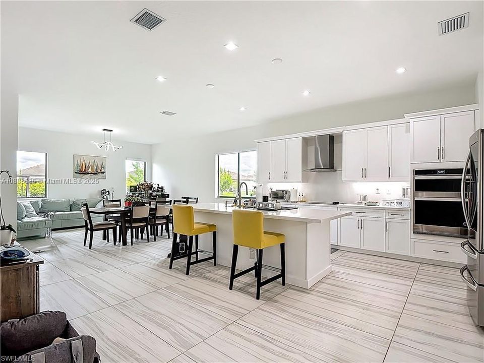 For Sale: $689,000 (4 beds, 4 baths, 3522 Square Feet)