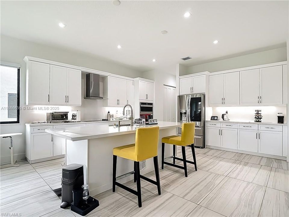 For Sale: $689,000 (4 beds, 4 baths, 3522 Square Feet)