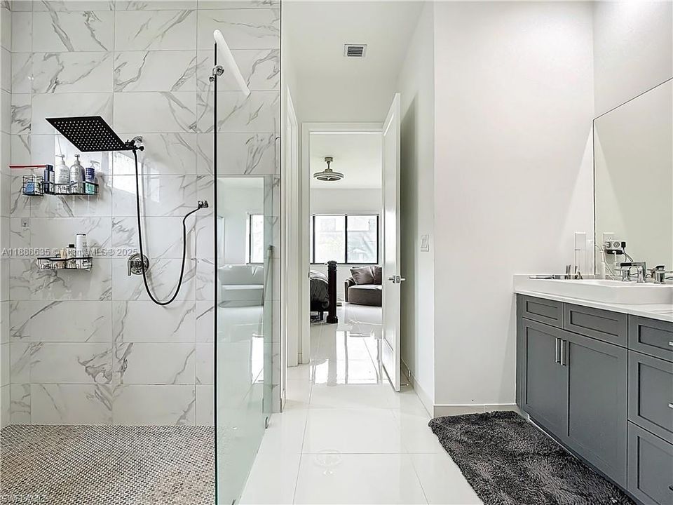 For Sale: $689,000 (4 beds, 4 baths, 3522 Square Feet)