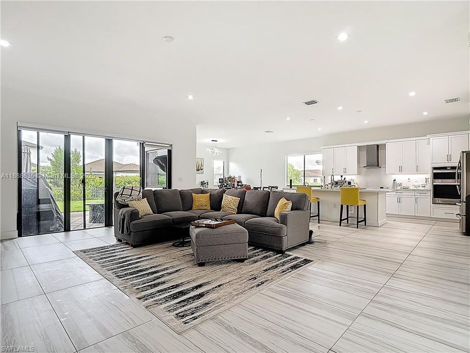 For Sale: $689,000 (4 beds, 4 baths, 3522 Square Feet)