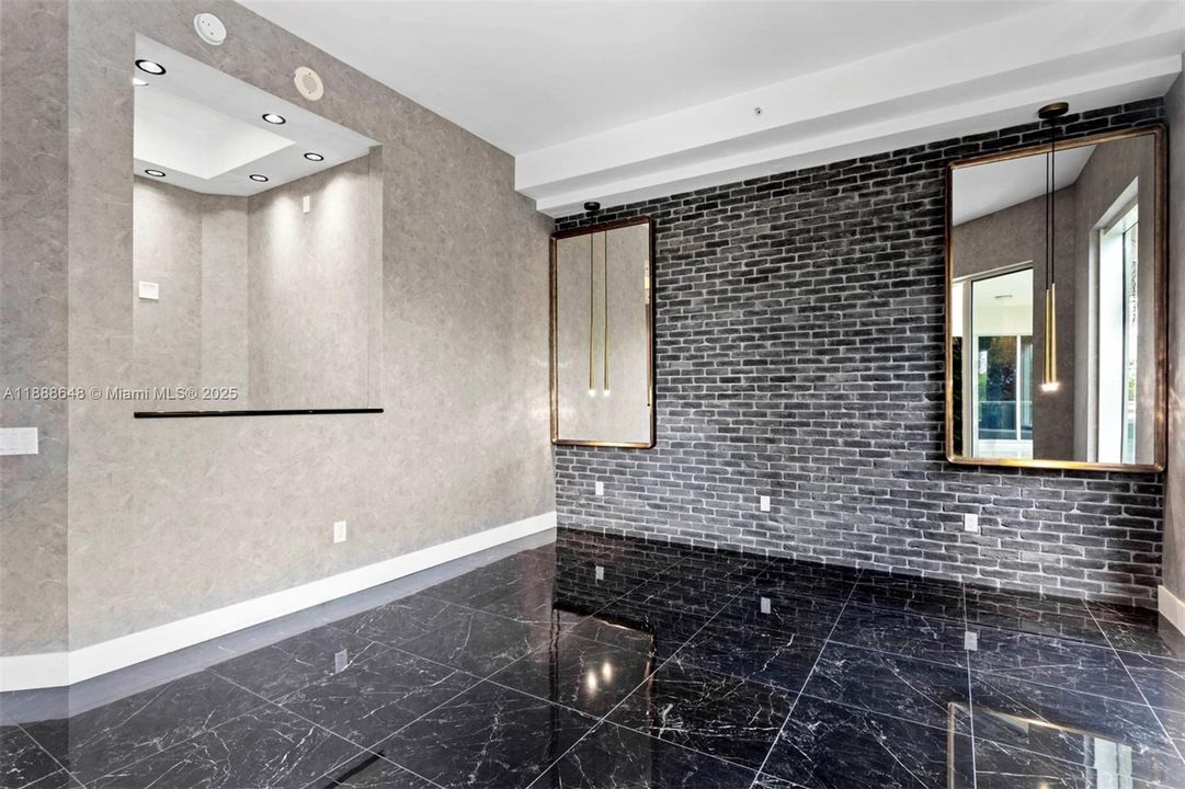 待售: $1,895,000 (2 贝兹, 2 浴室, 1582 平方英尺)