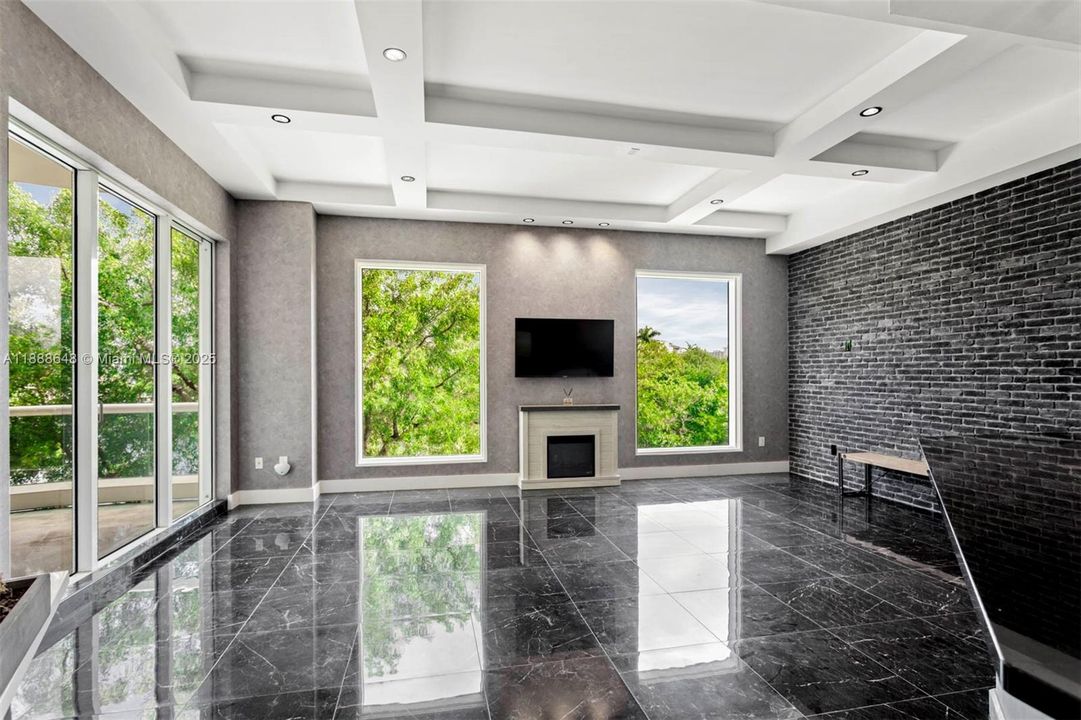 待售: $1,895,000 (2 贝兹, 2 浴室, 1582 平方英尺)