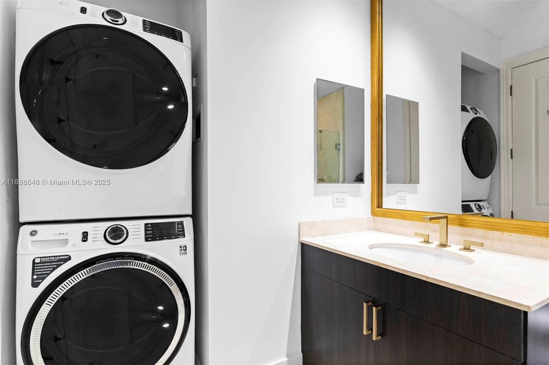 待售: $1,895,000 (2 贝兹, 2 浴室, 1582 平方英尺)