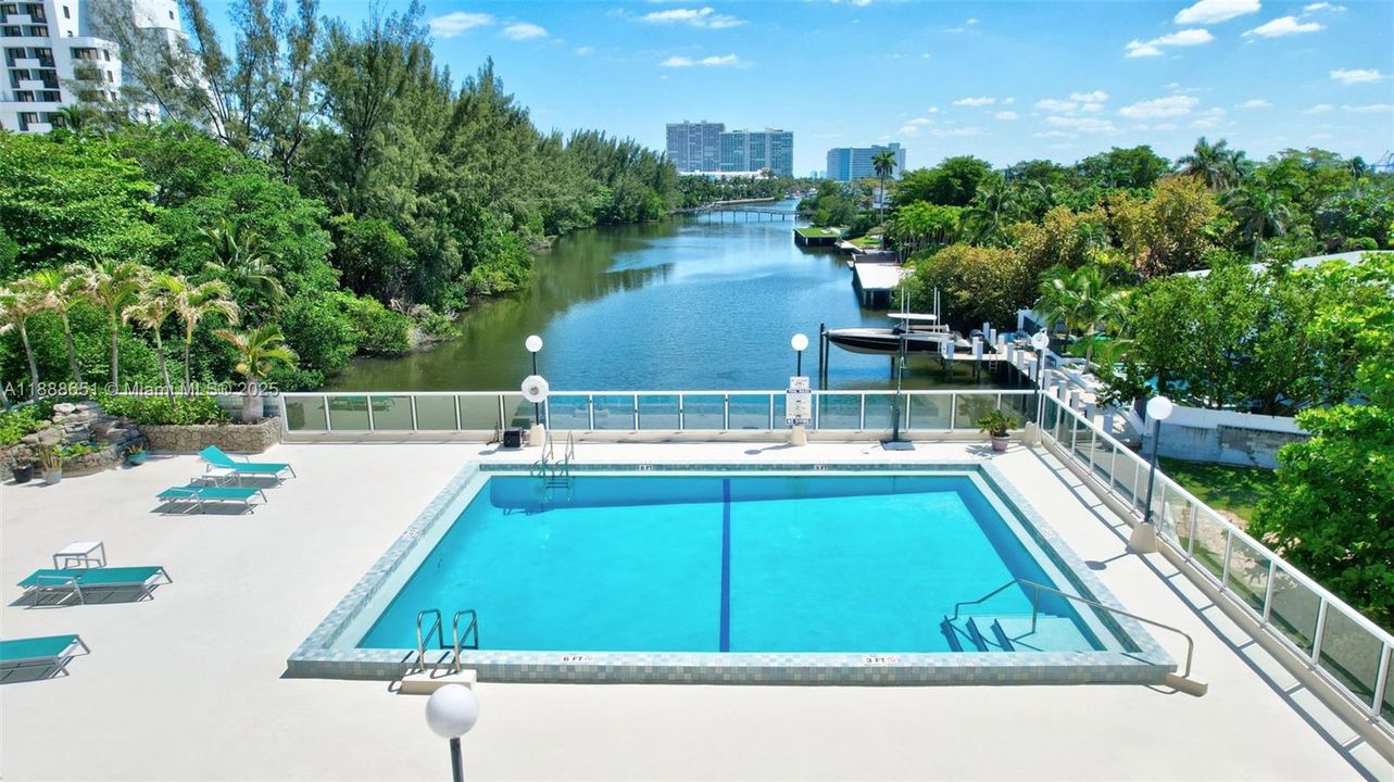 Active With Contract: $3,500 (2 beds, 1 baths, 1214 Square Feet)