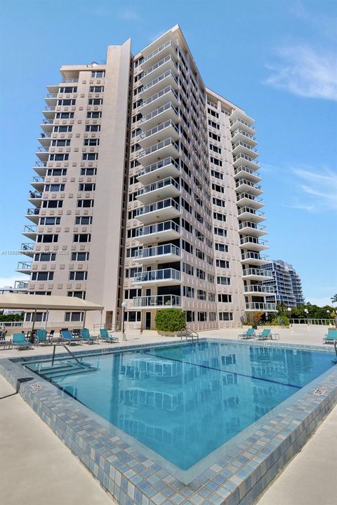 Active With Contract: $3,500 (2 beds, 1 baths, 1214 Square Feet)